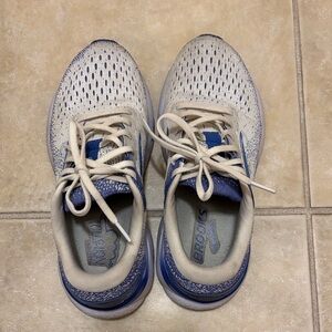 Brooks Women’s Ghost 16 size 7.5